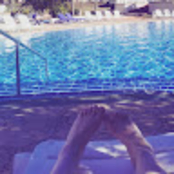 Meet your Posher, Stef - Picture 1 of 1